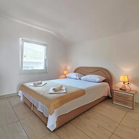 Apartment Pengo Neum
